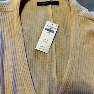 Abercrombie and finch button down cardigan